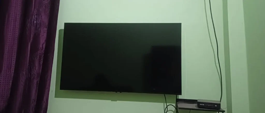 Samsung crystal 4k tv pro off screen